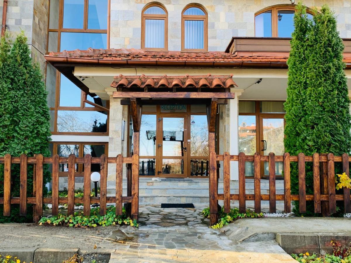 Charming Ski Apartments Near Gondola & Bar Street, Cedar Lodge 1 Complex Bansko Exterior photo